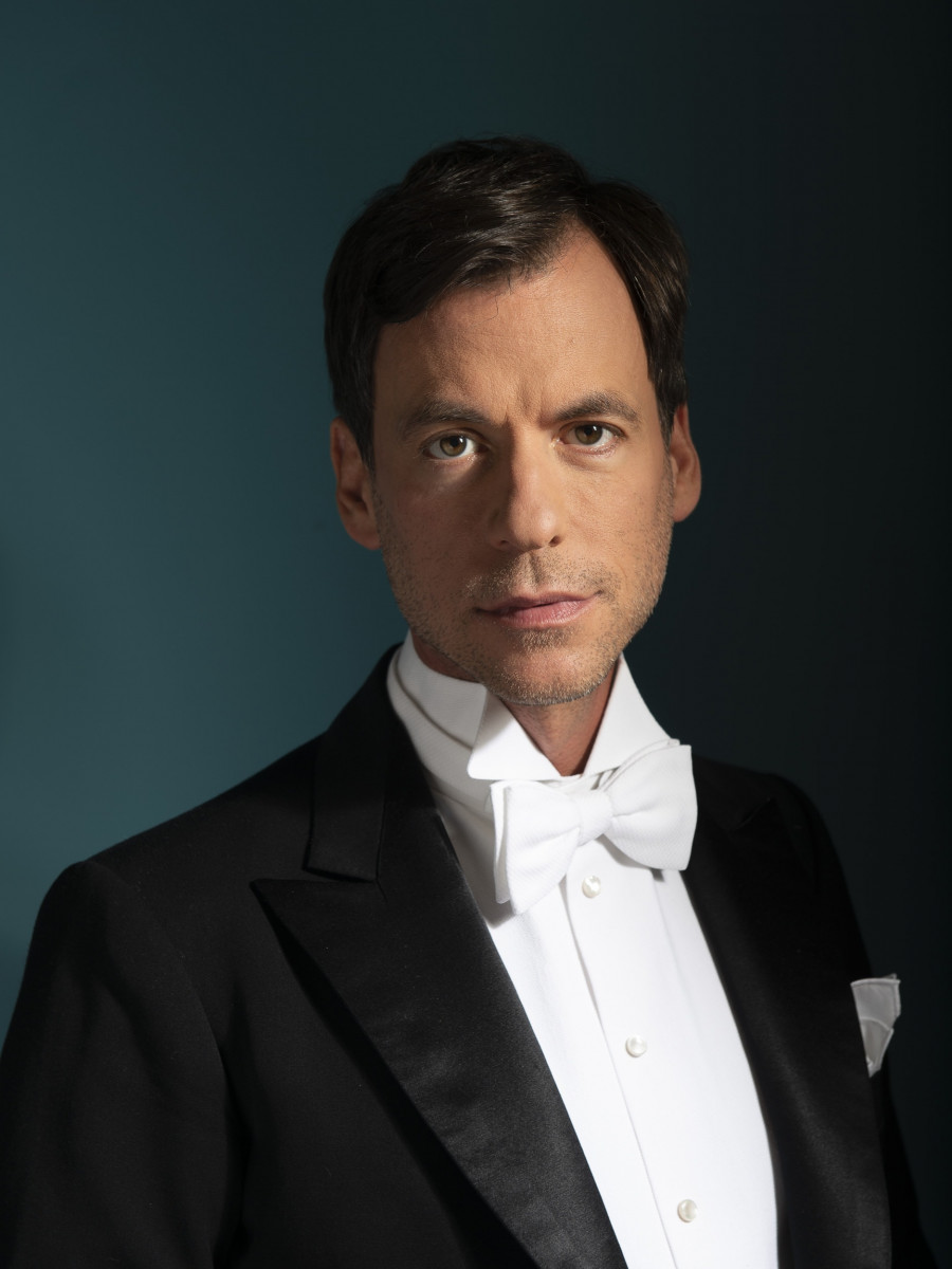 Adam Benzwi - Conductor 2 by Jan Windszus