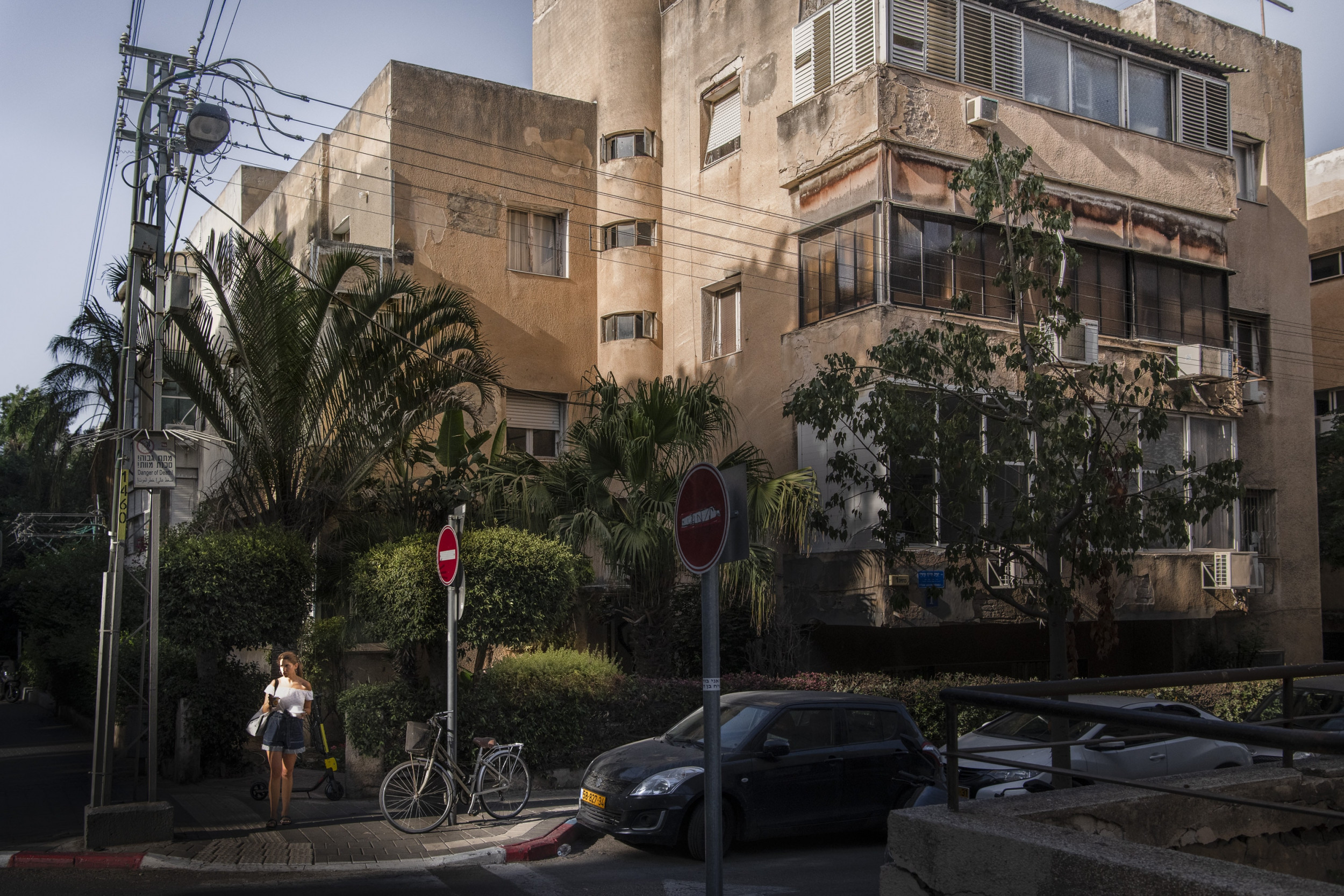 Tel Aviv - A portrait of a city 73 by Jan Windszus