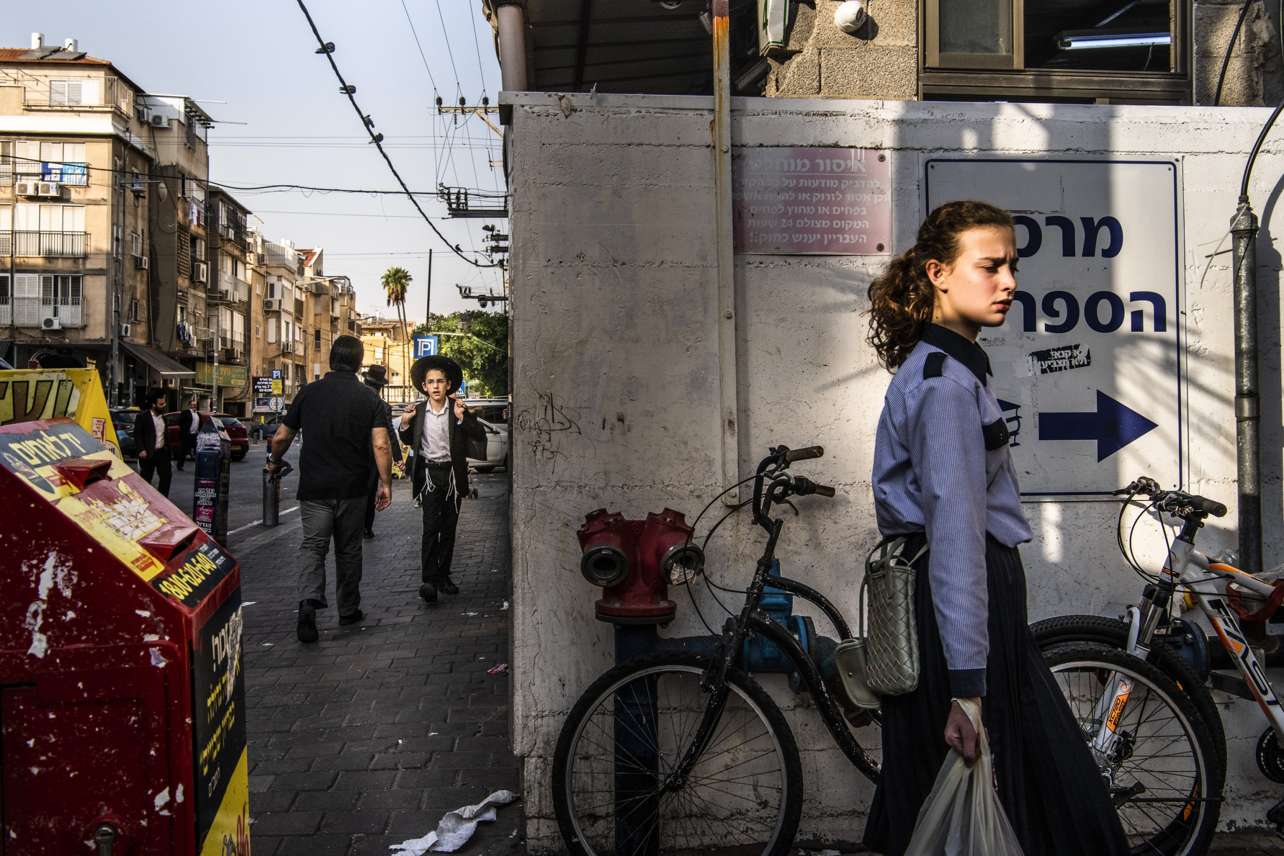Tel Aviv - A portrait of a city 12 by Jan Windszus